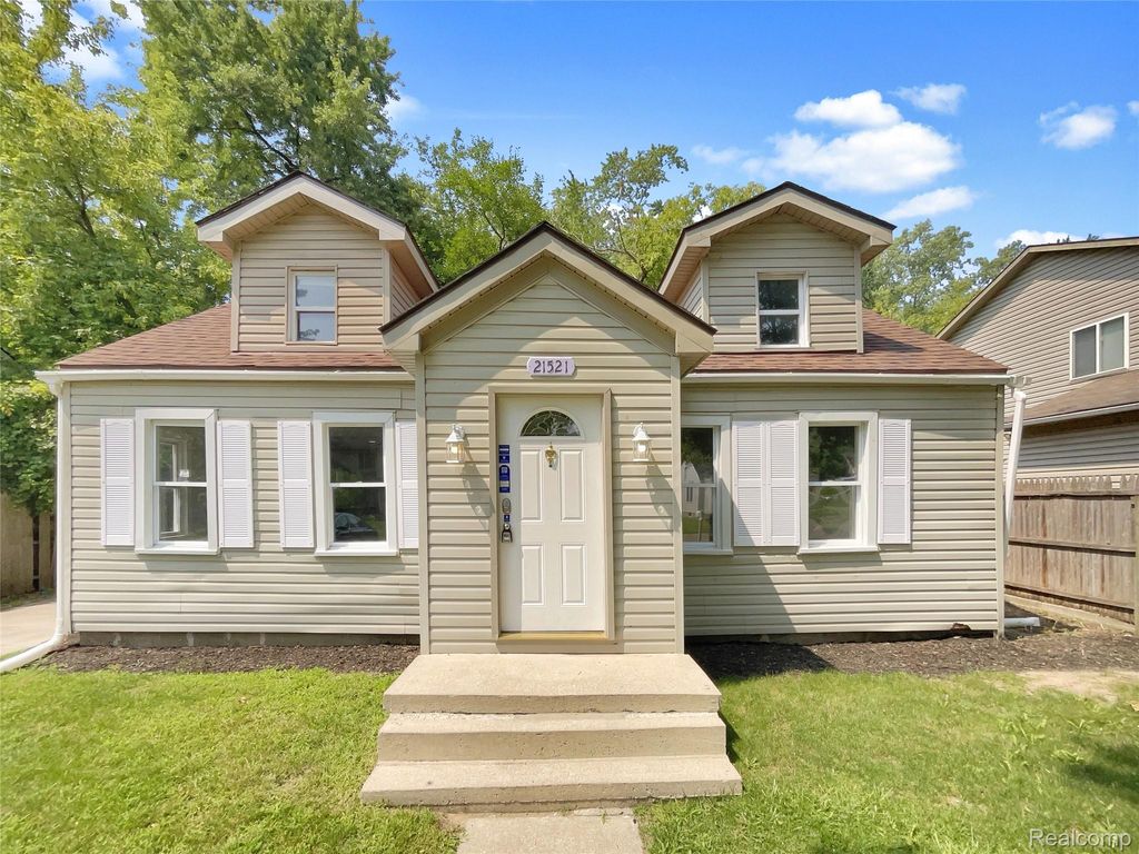 21521 ROOSEVELT Avenue, Farmington Hills, MI 48336