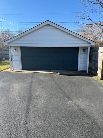 9012 S 50th Avenue S, Oak Lawn, IL 60453