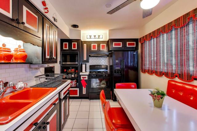 9012 S 50th Avenue S, Oak Lawn, IL 60453