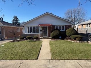 9012 S 50th Avenue S, Oak Lawn, IL 60453