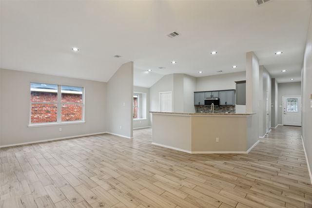 11812 Gold Creek Drive E, Fort Worth, TX 76244
