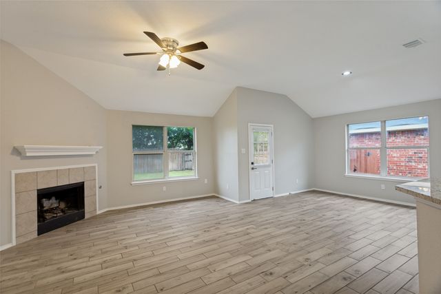 11812 Gold Creek Drive E, Fort Worth, TX 76244