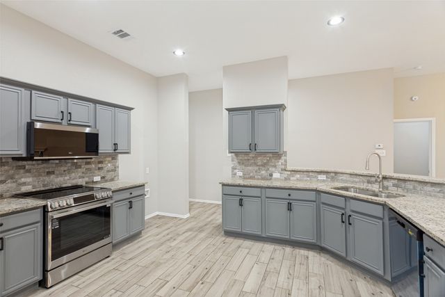 11812 Gold Creek Drive E, Fort Worth, TX 76244