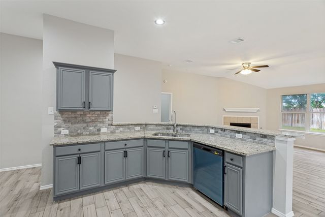 11812 Gold Creek Drive E, Fort Worth, TX 76244
