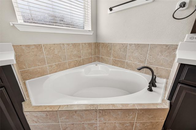 9539 Alabaster Oaks Lane, Humble, TX 77396