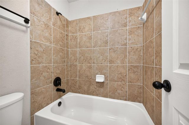 9539 Alabaster Oaks Lane, Humble, TX 77396
