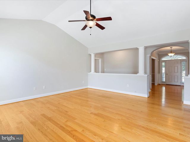 300 EARLY DR, Berryville, VA 22611