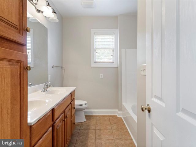 300 EARLY DR, Berryville, VA 22611