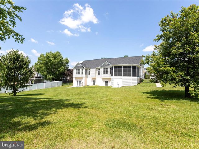 300 EARLY DR, Berryville, VA 22611