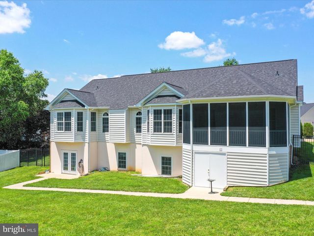 300 EARLY DR, Berryville, VA 22611