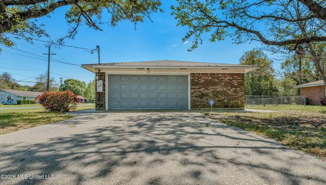 935 Oakleigh Avenue, Gulfport, MS 39507