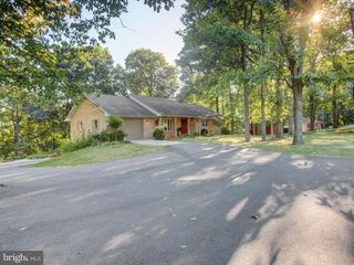 29 BYERS RD, Shippensburg, PA 17257