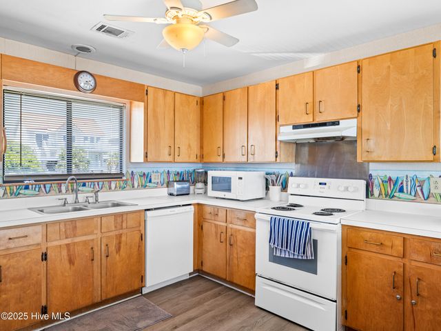 2602 S Shore Drive, Surf City, NC 28445