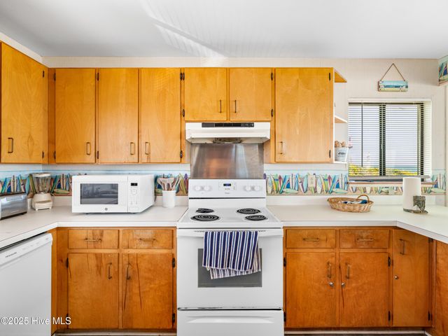 2602 S Shore Drive, Surf City, NC 28445