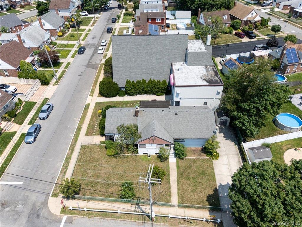 215 N Hillside Avenue, Valley Stream, NY 11580 — photo 4