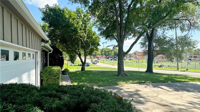 4010 W 63rd Street, Prairie Village, KS 66208