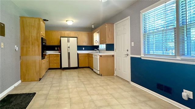 4010 W 63rd Street, Prairie Village, KS 66208