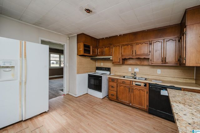 2017 29TH AVENUE N, Bessemer, AL 35023