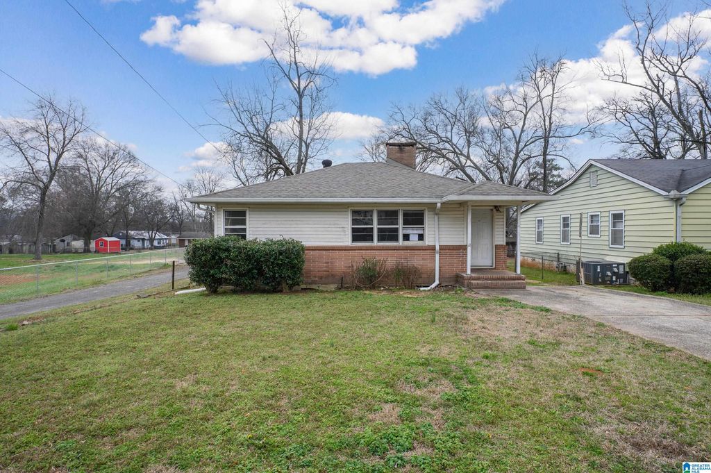 2017 29TH AVENUE N, Bessemer, AL 35023