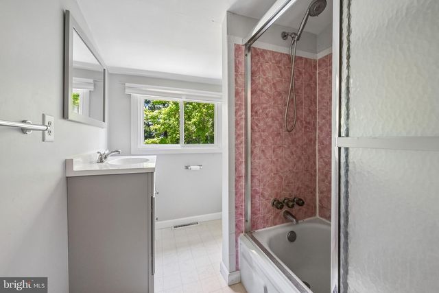 109 LONG LN, Voorhees, NJ 08043