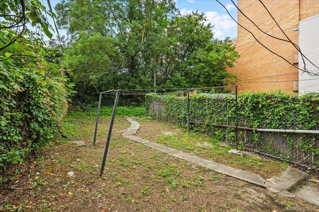 1572 Bergen Street, Brooklyn, NY 11213