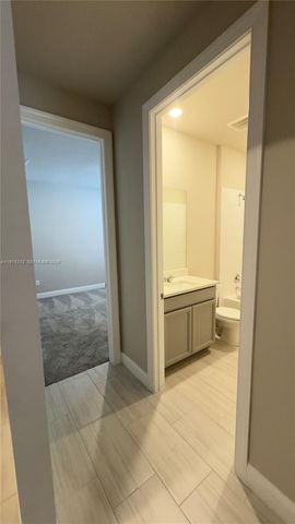 6712 NW Cloverdale Ave, Port St. Lucie, FL 34987