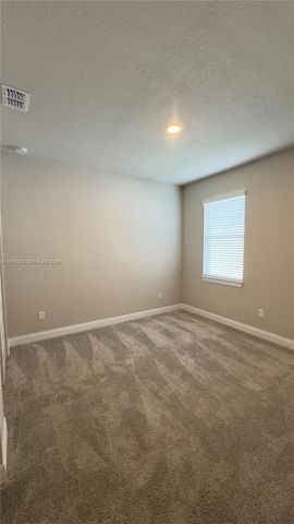 6712 NW Cloverdale Ave, Port St. Lucie, FL 34987