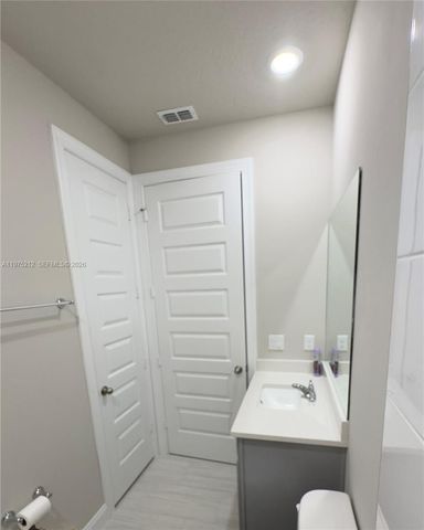 6712 NW Cloverdale Ave, Port St. Lucie, FL 34987