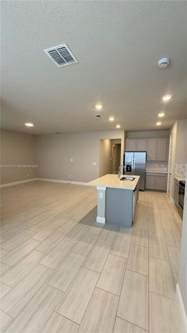 6712 NW Cloverdale Ave, Port St. Lucie, FL 34987