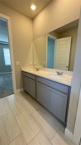 6712 NW Cloverdale Ave, Port St. Lucie, FL 34987