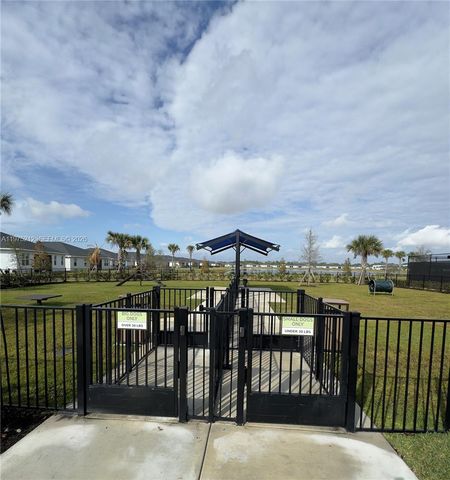 6712 NW Cloverdale Ave, Port St. Lucie, FL 34987