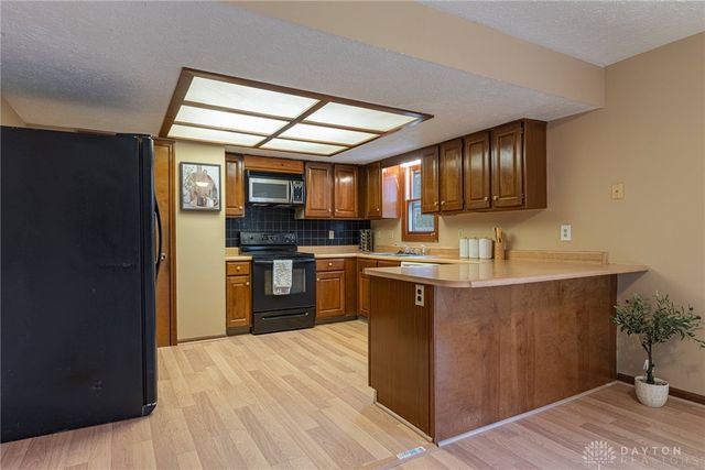 7601 Springdawn Drive, Trotwood, OH 45426