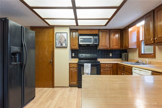 7601 Springdawn Drive, Trotwood, OH 45426