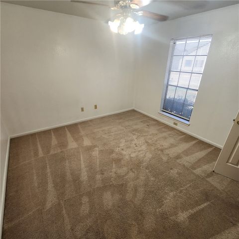 7301 Diamond Ridge Dr, Corpus Christi, TX 78413