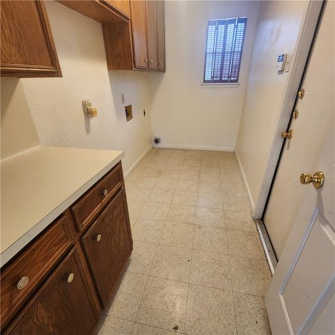 7301 Diamond Ridge Dr, Corpus Christi, TX 78413