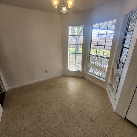 7301 Diamond Ridge Dr, Corpus Christi, TX 78413