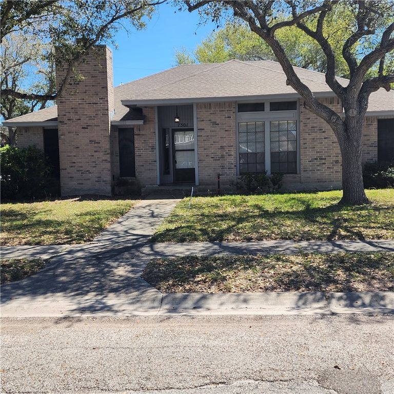 7301 Diamond Ridge Dr, Corpus Christi, TX 78413