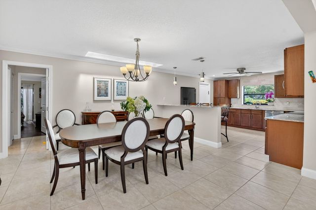 8208 Casa Del Lago 23b, Boca Raton, FL 33433