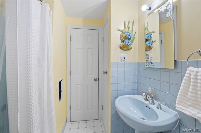 83 Danielle Drive, Cheektowaga, NY 14227