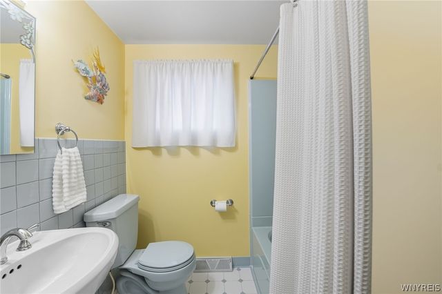 83 Danielle Drive, Cheektowaga, NY 14227