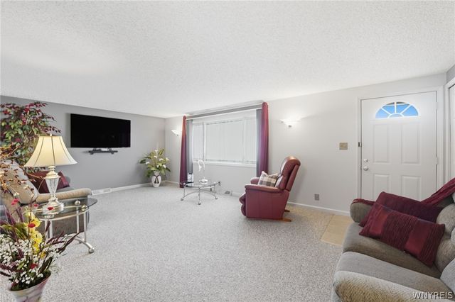 83 Danielle Drive, Cheektowaga, NY 14227