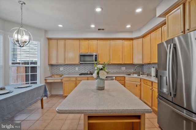 413 LONGHORN CRES, Rockville, MD 20850