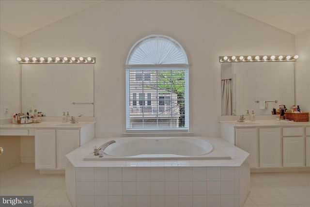 413 LONGHORN CRES, Rockville, MD 20850