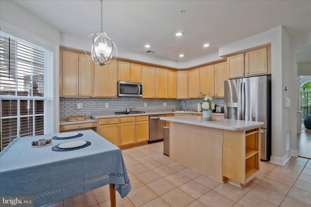 413 LONGHORN CRES, Rockville, MD 20850