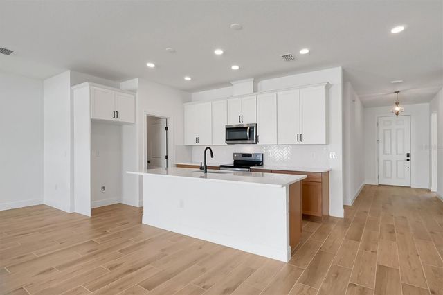 5745 WALLIS LANE, St Cloud, FL 34771