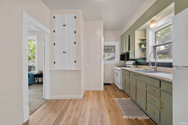 2506 S Wayne Avenue, Fort Wayne, IN 46807