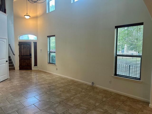 7233 Menchaca RD 17, Austin, TX 78745
