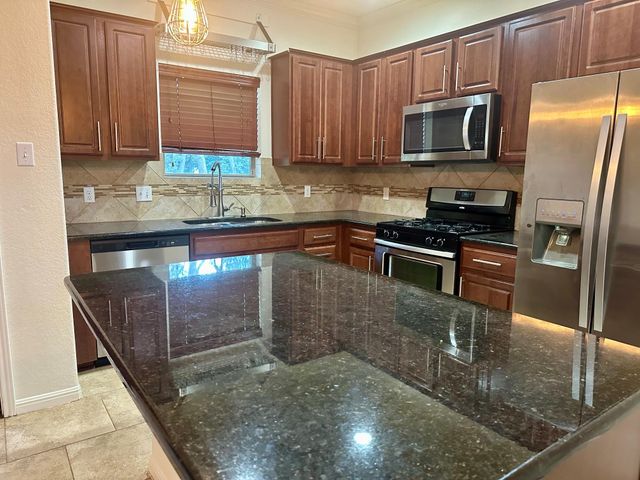 7233 Menchaca RD 17, Austin, TX 78745