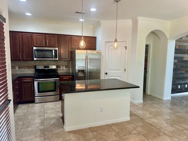 7233 Menchaca RD 17, Austin, TX 78745