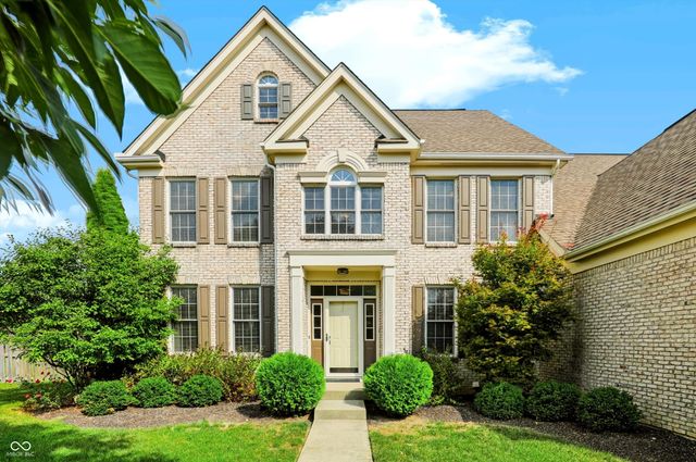 8838 Pin Oak Drive, Zionsville, IN 46077